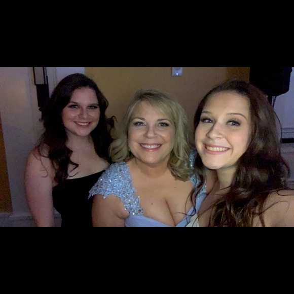 Meet your Posher, Ronda - Picture 2 of 5